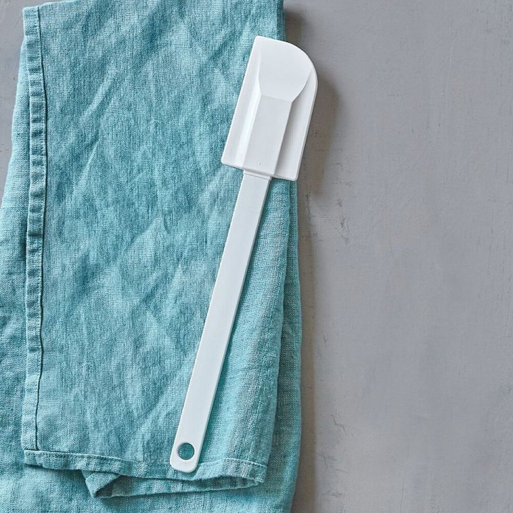 NEW~PAMPERED CHEF~Classic Scraper